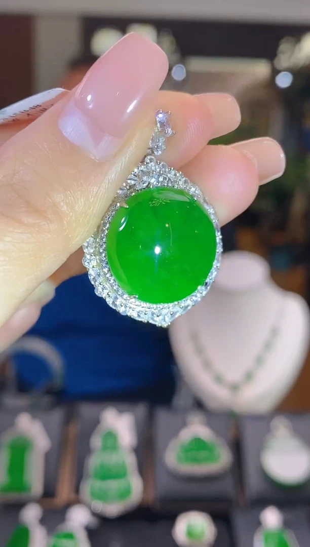 【闪购商品】翡翠吊坠(不含链)未镶嵌翡翠吊坠