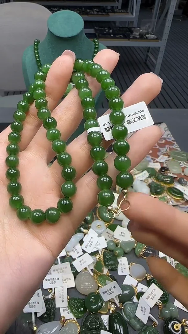 未镶嵌和田玉挂件1