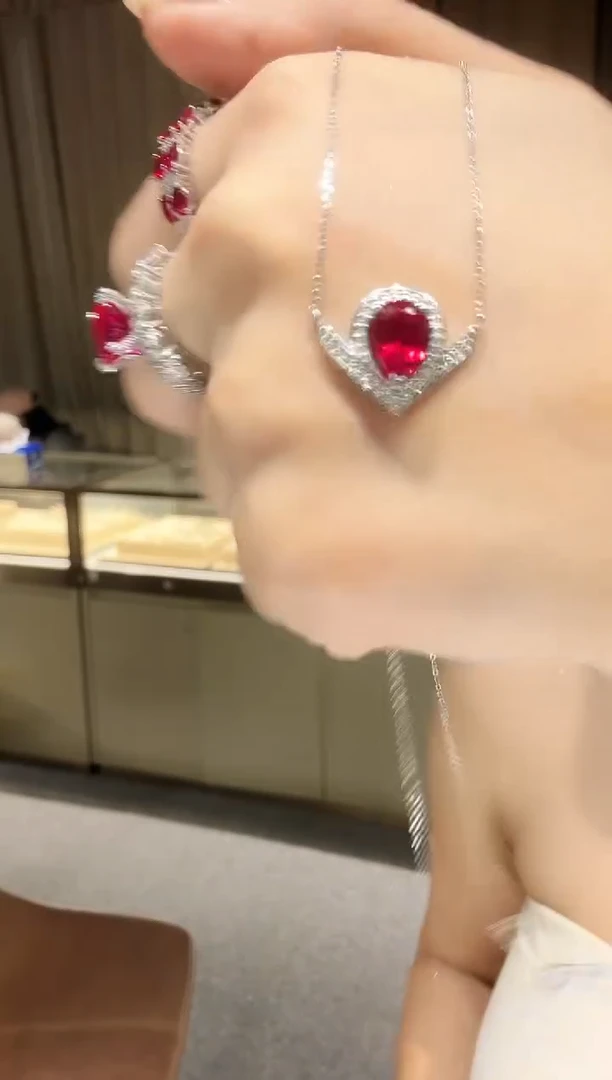 铂Pt950镶嵌项链钻石皇冠超大号