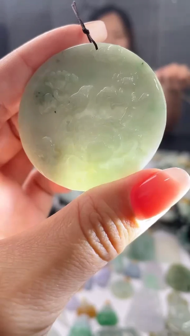 翡翠未镶嵌吊坠(不含链)1