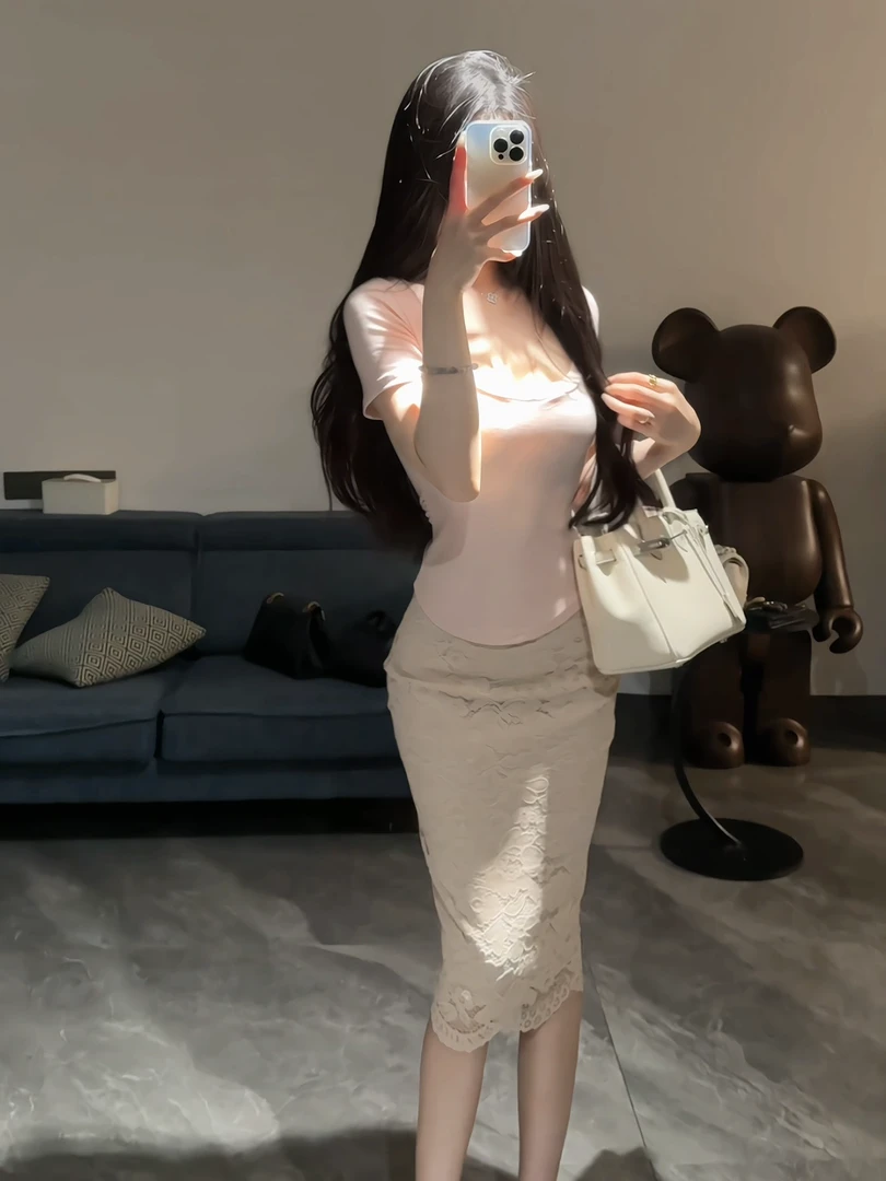 纯欲风粉色修身短袖t恤上衣搭配蕾丝包臀半身裙两件套套装女