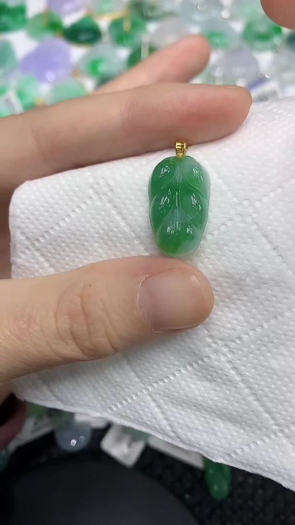 颈饰18K金镶嵌翡翠a货支持复检百元以上9元证书费自理