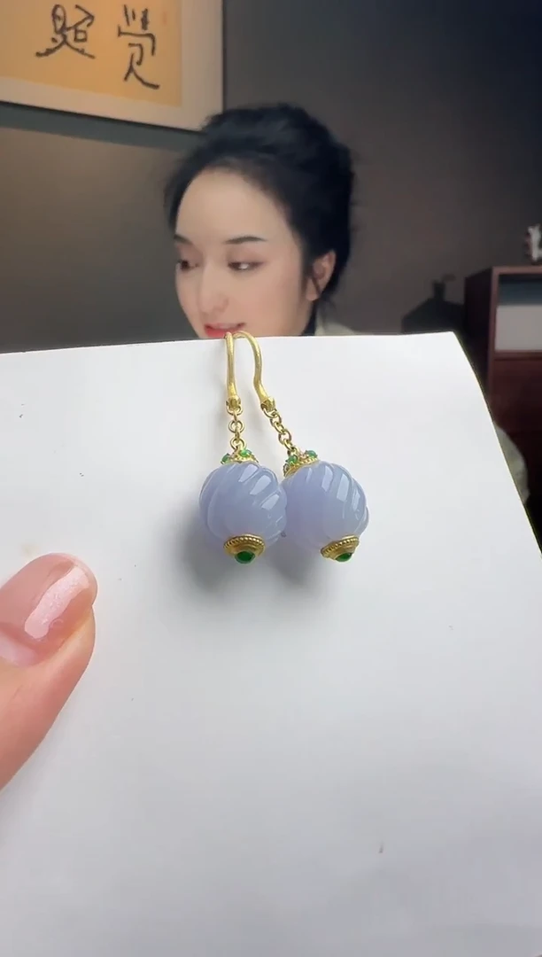 18K金镶嵌翡翠耳饰耳钩