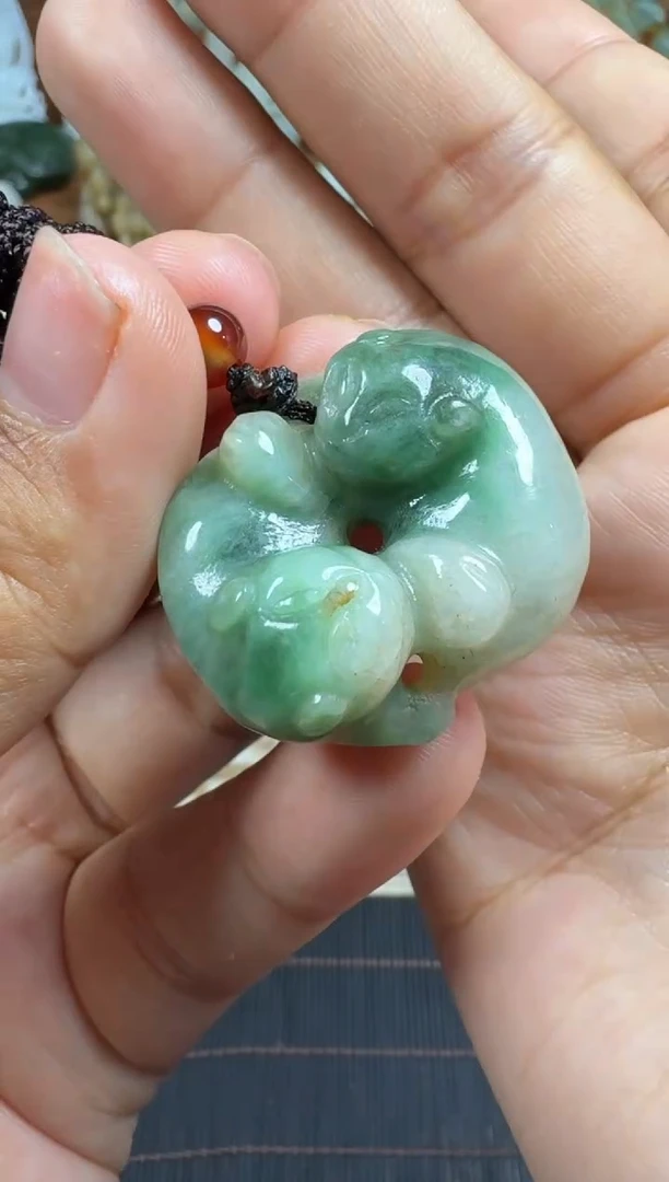 颈饰未镶嵌翡翠1
