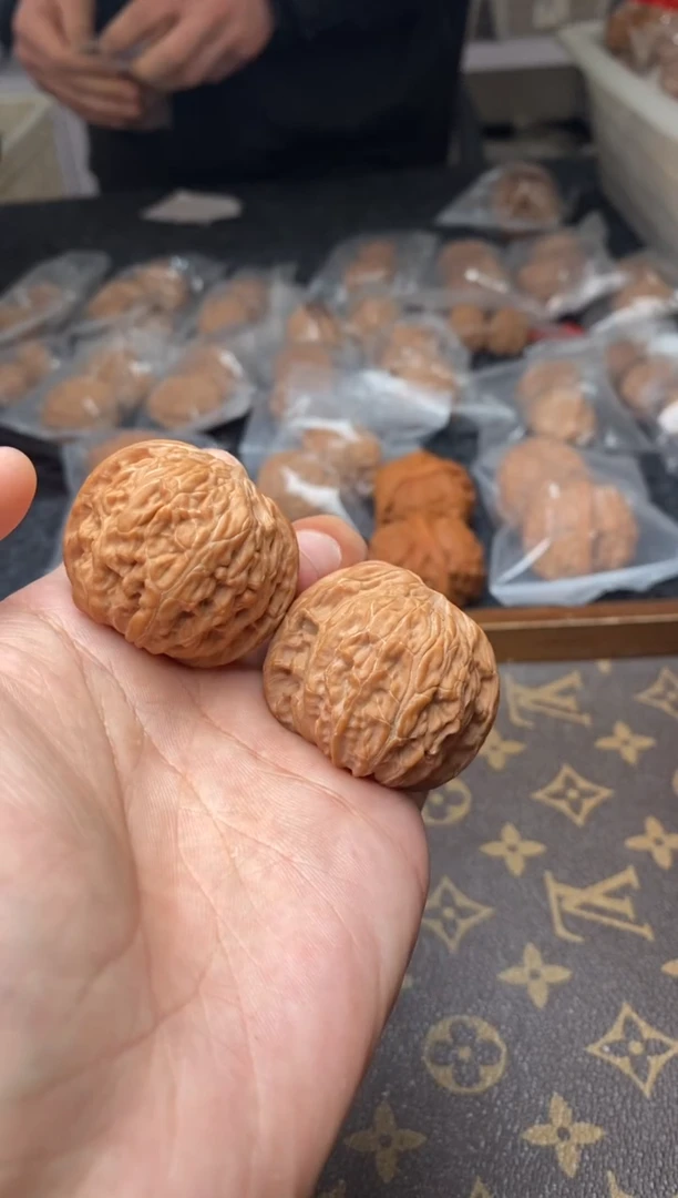 【闪购商品】文玩核桃把件A183号38尺磨盘