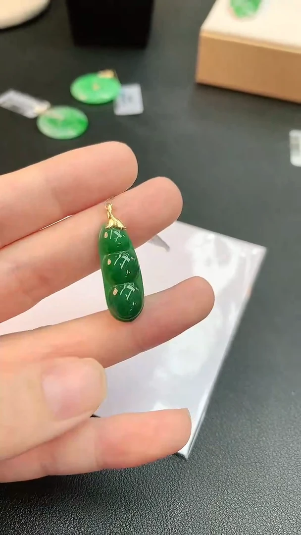 【闪购商品】翡翠颈饰18K金镶嵌赠礼盒证书 敏