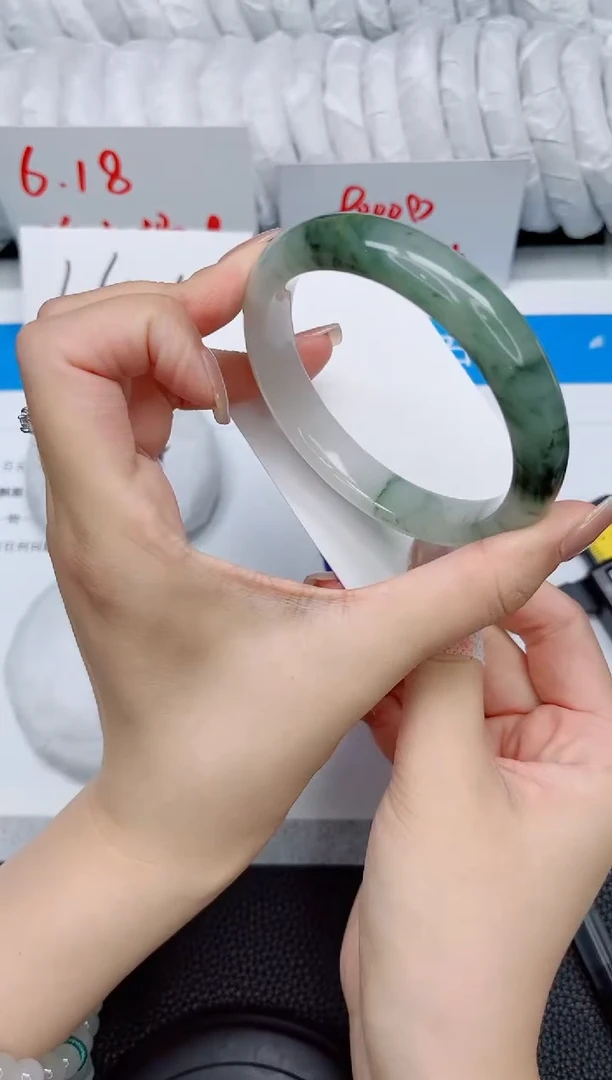 石英质玉手镯未镶嵌179-62