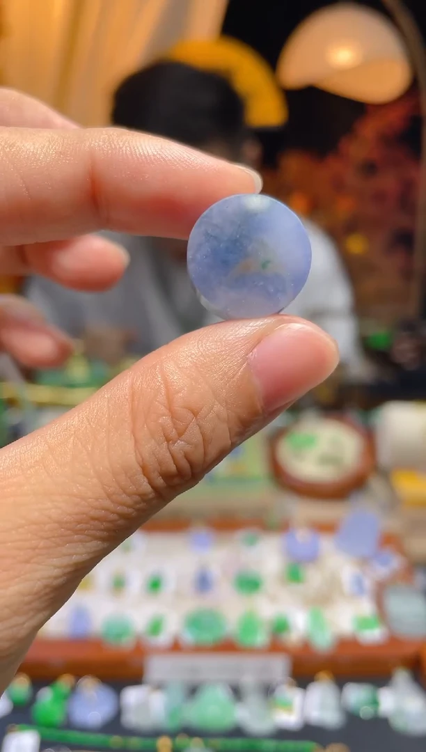 翡翠未镶嵌颈饰无事牌