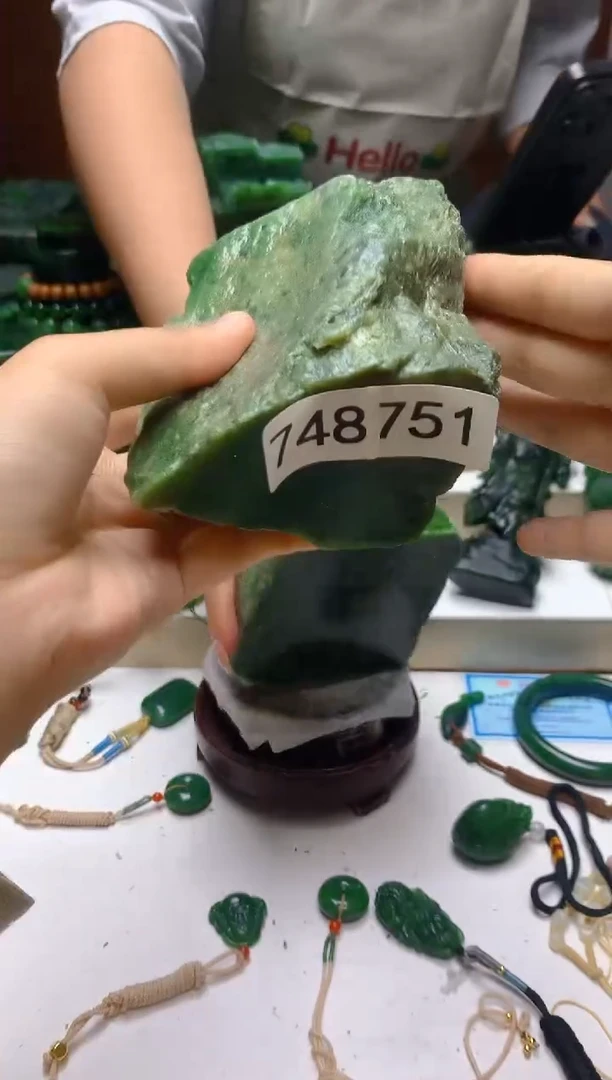 未镶嵌和田玉（碧玉）珠宝半成品0