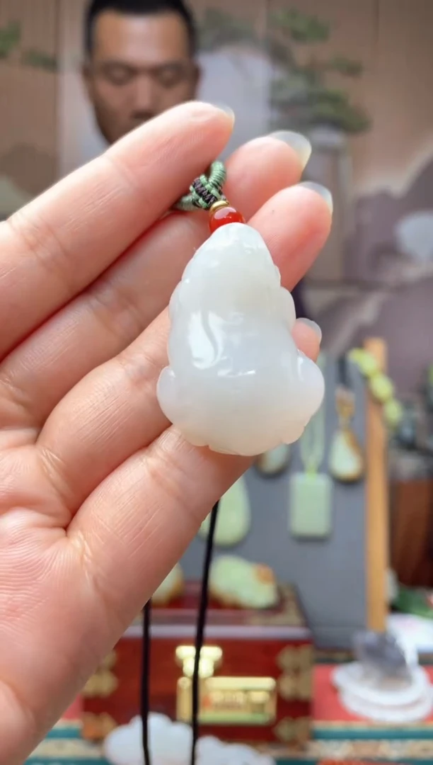 和田玉未镶嵌颈饰拍一发一