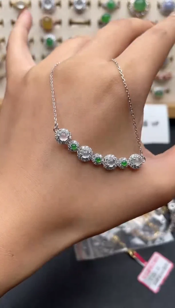 翡翠银S925镶嵌吊坠(不含链)一物一证一礼盒