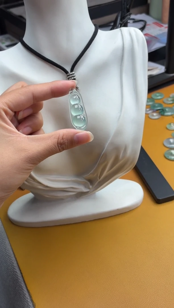 吊坠(不含链)未镶嵌翡翠32 豆子 39.1 14.3 6.2