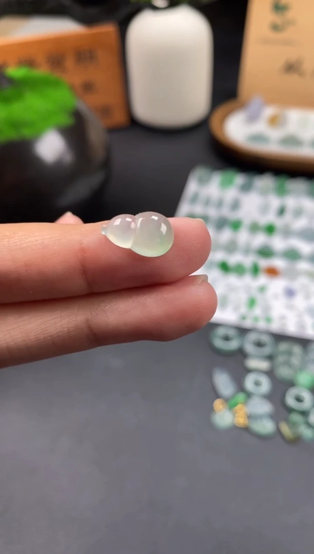 颈饰未镶嵌翡翠翡翠冰种葫芦