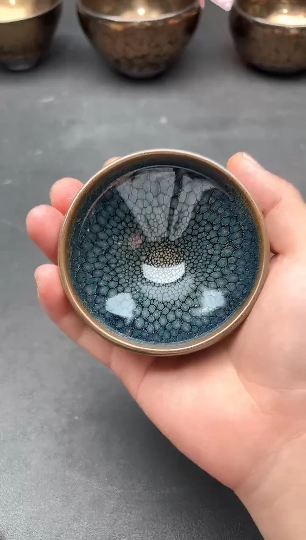 茶盏蓝鹧鸪灯盏型