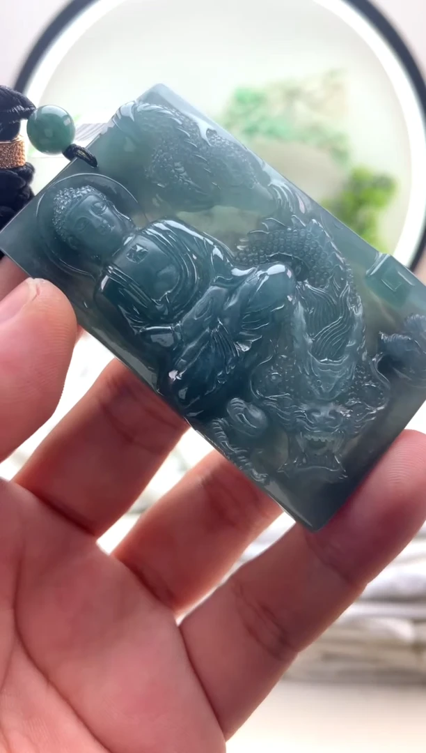 颈饰未镶嵌翡翠大日如来
