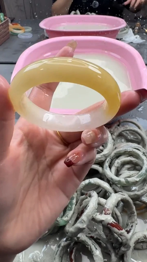 未镶嵌手镯石英质玉4