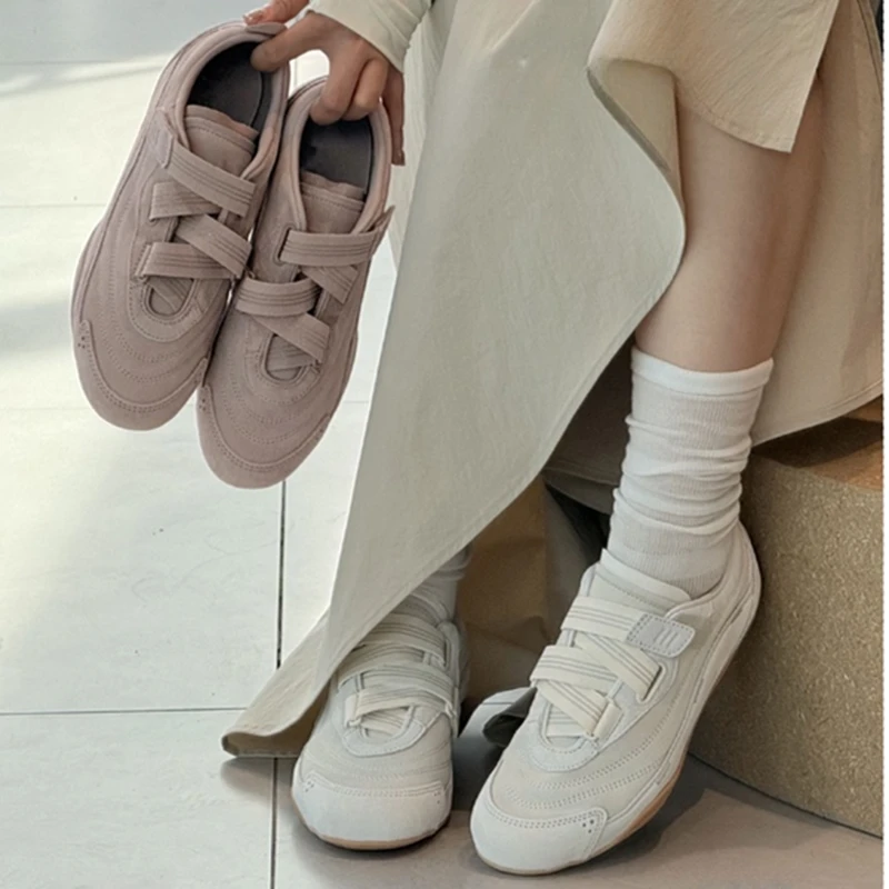 胶粘秋季圆头魔术贴低帮休闲板鞋时尚小白鞋平底韩版魔术贴德训鞋