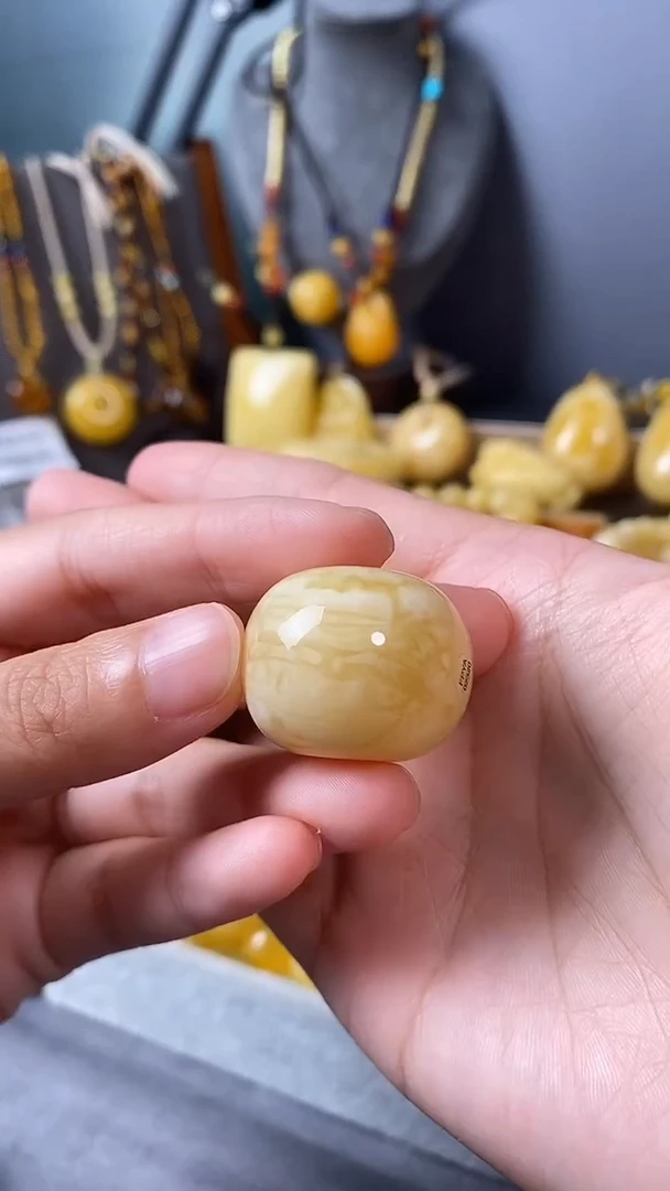 裸石琥珀未镶嵌27.4mm墩子