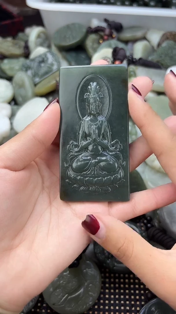 颈饰未镶嵌和田玉1