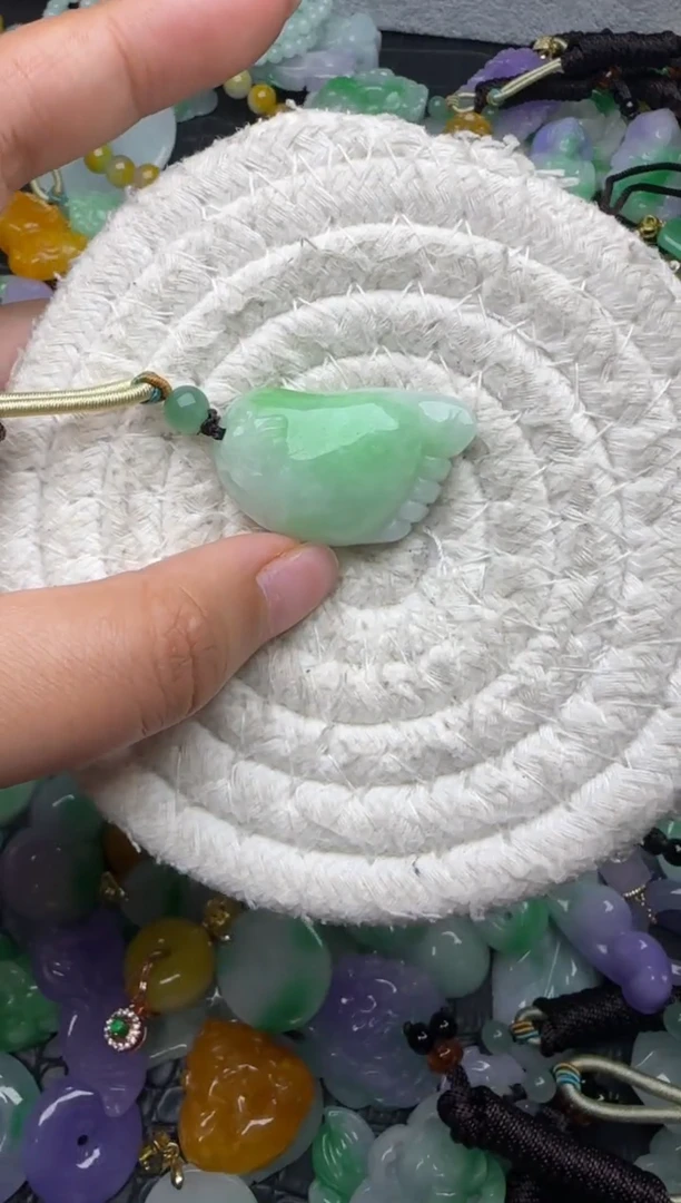 颈饰未镶嵌翡翠缅甸翡翠吊坠