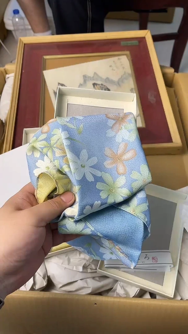 红**?日瓷回流花色手绢