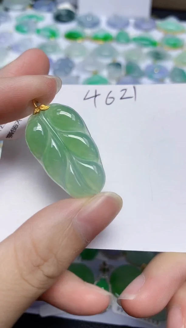 翡翠18K金镶嵌颈饰天然缅甸翡翠A货