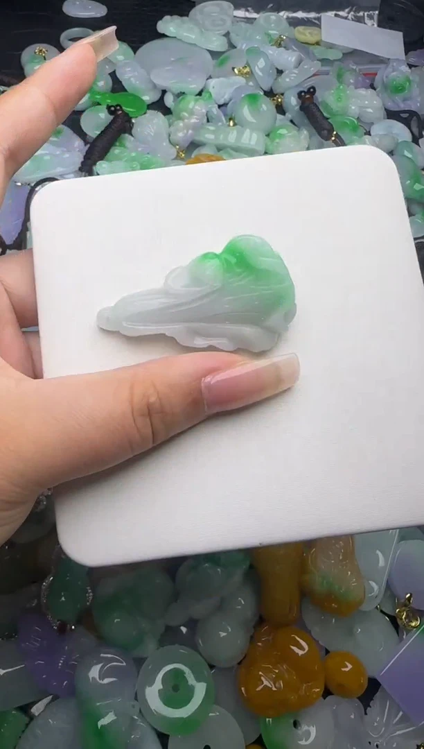 翡翠未镶嵌颈饰天然缅甸翡翠吊坠