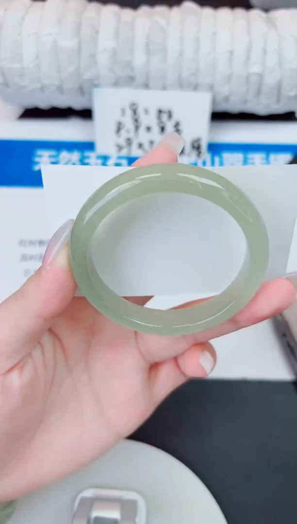 未镶嵌手镯石英质玉24/55