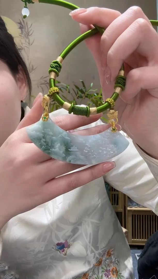 【闪购商品】翡翠颈饰未镶嵌吊坠