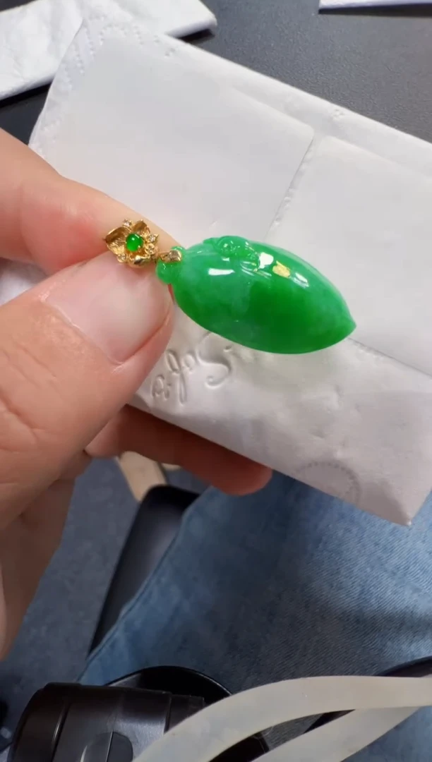 18K金镶嵌翡翠耳饰2980