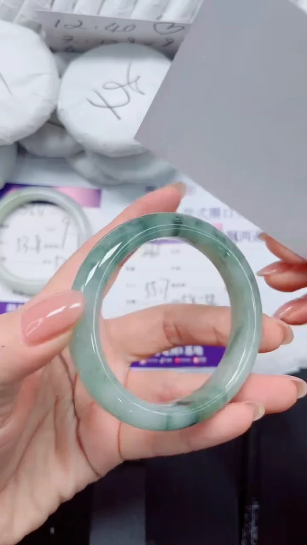 未镶嵌手镯石英质玉265-55.7