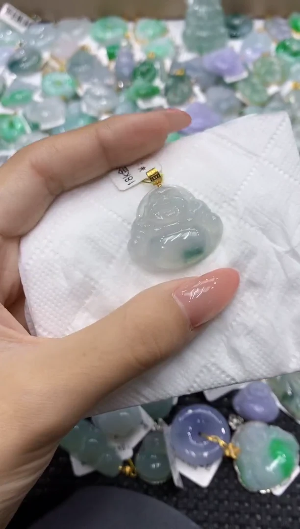 颈饰18K金镶嵌翡翠111111111111