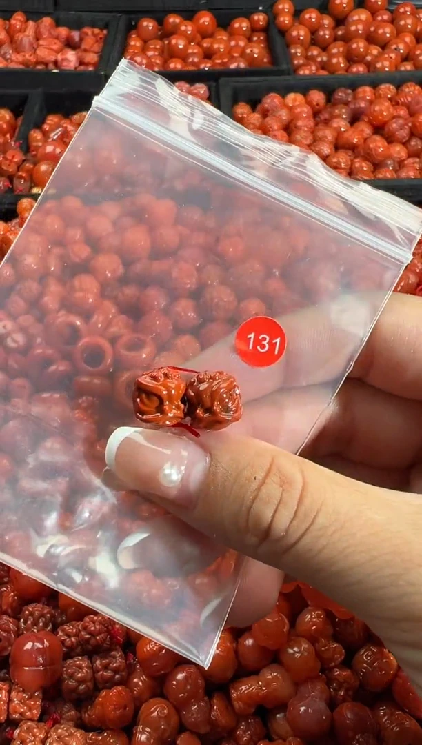 颈饰未镶嵌南红玛瑙1