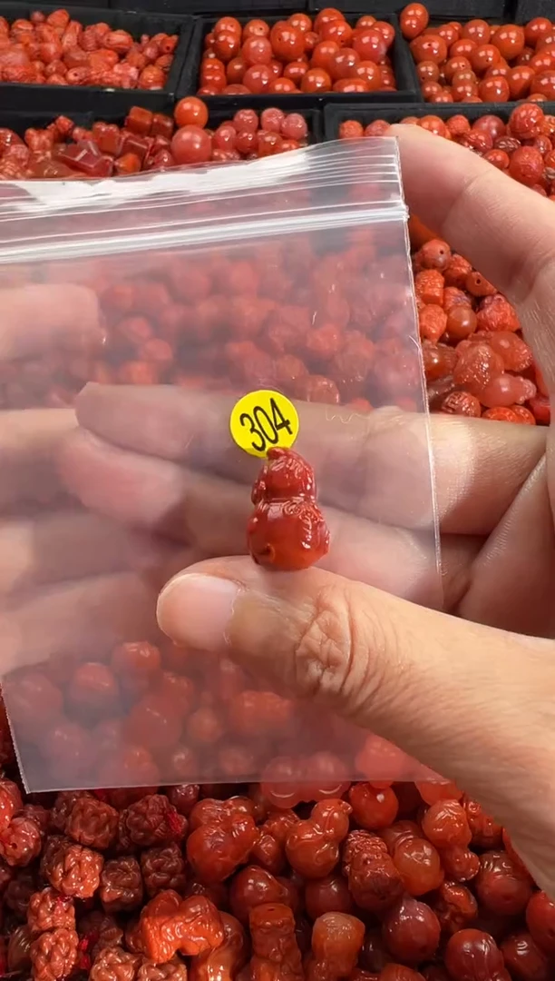 颈饰未镶嵌南红玛瑙1