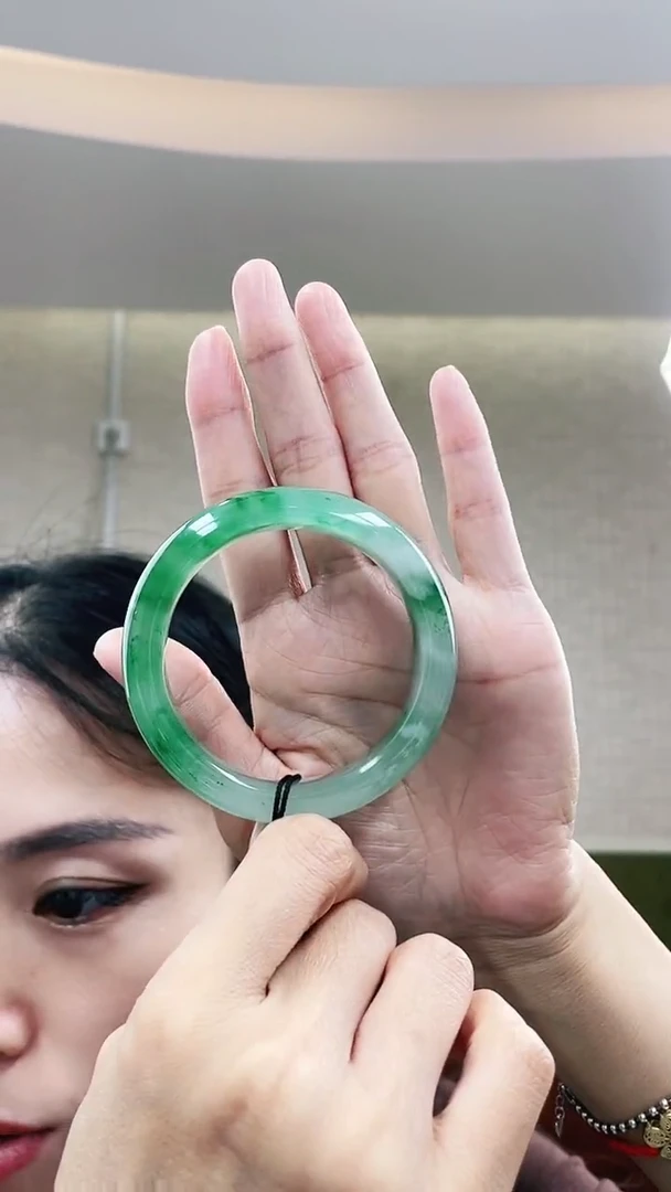 石英质玉（非洲翠）手镯未镶嵌1