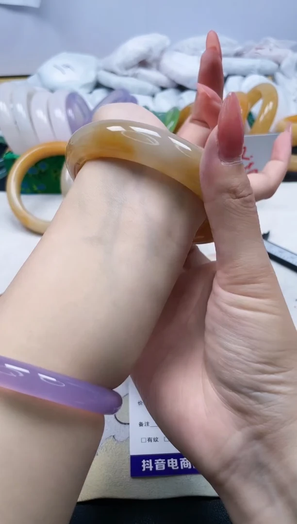 【闪购商品】石英质玉手镯未镶嵌193/65.1