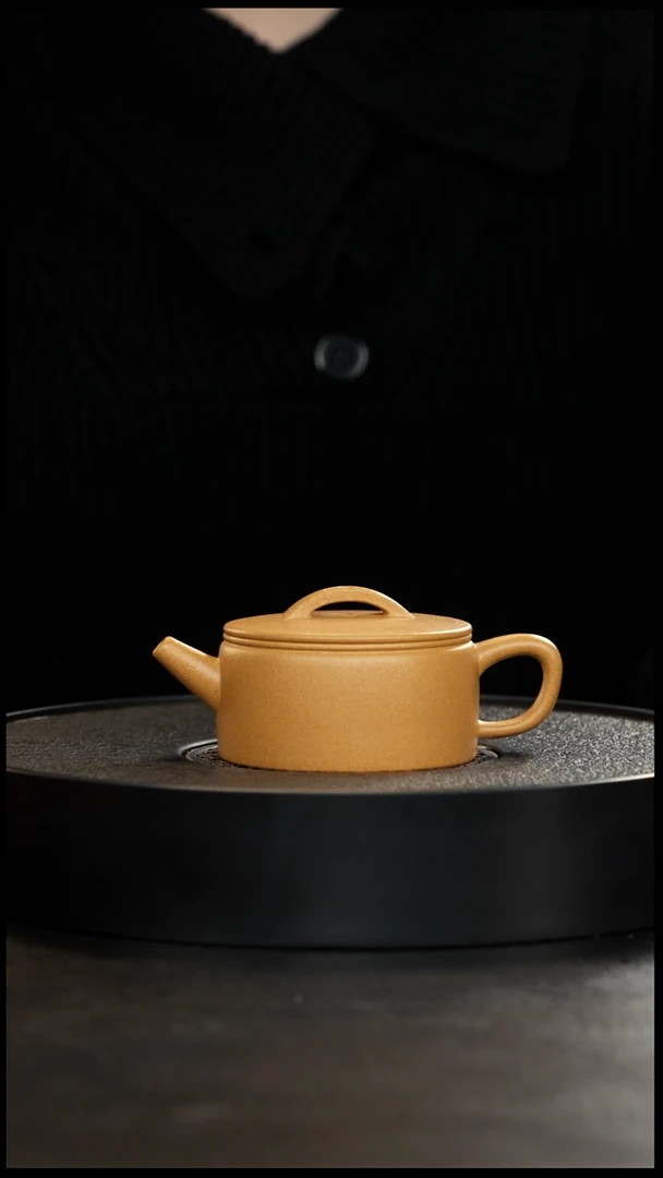 茶壶紫砂精挑老宕口黄金段汉瓦150cc
