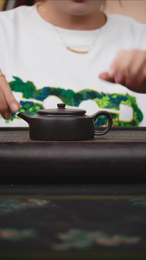 茶壶紫砂微瑕 铁砂泥 周盘