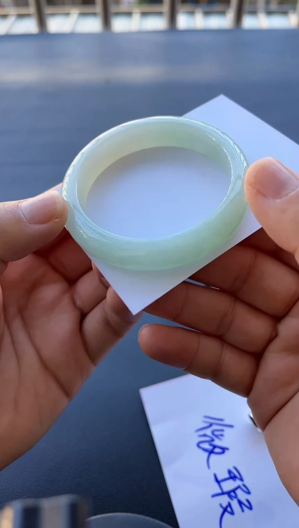 未镶嵌手镯翡翠多人