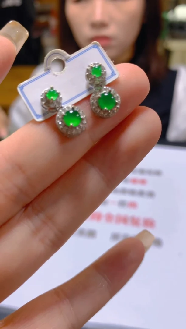 未镶嵌翡翠耳饰多样性发一