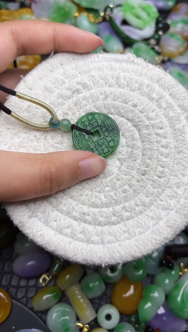 颈饰未镶嵌翡翠缅甸翡翠吊坠