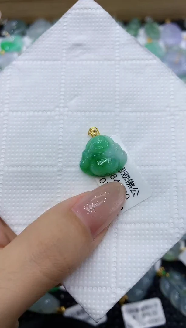 翡翠18K金镶嵌颈饰111111111111