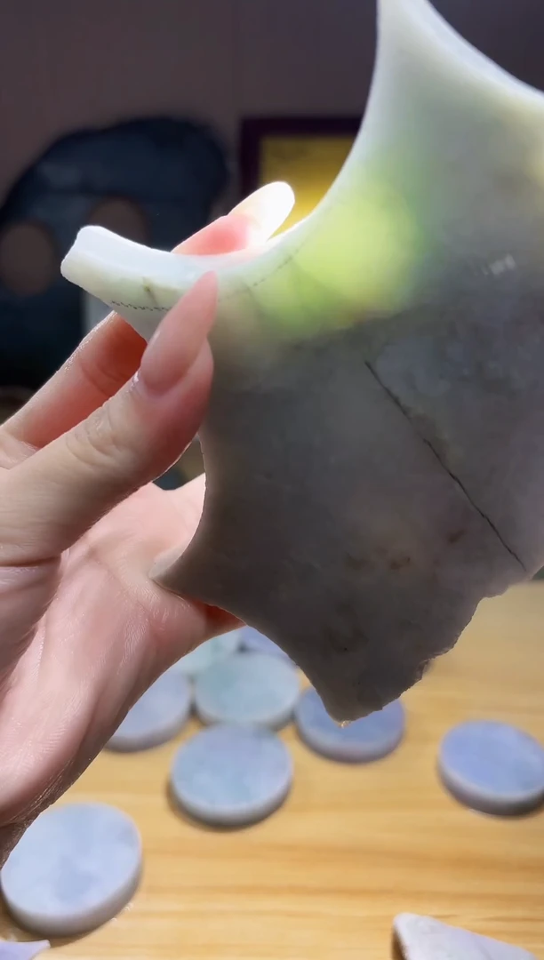 翡翠未镶嵌颈饰翡翠A货 温谭573