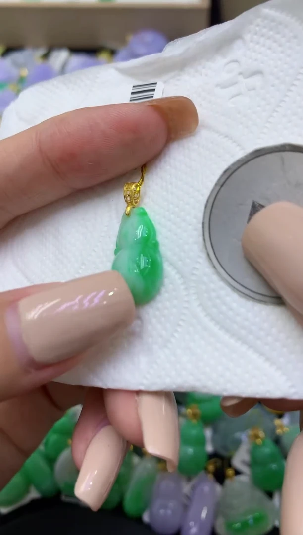 颈饰未镶嵌翡翠天然缅甸翡翠A货