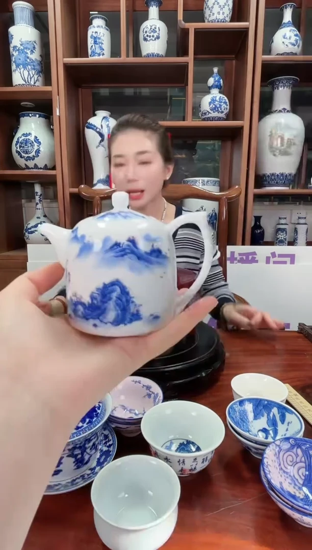 A21景德镇青花千里江山茶壶1只