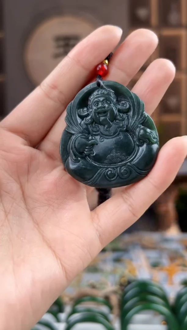 颈饰未镶嵌和田玉拍一发一，拍一发一