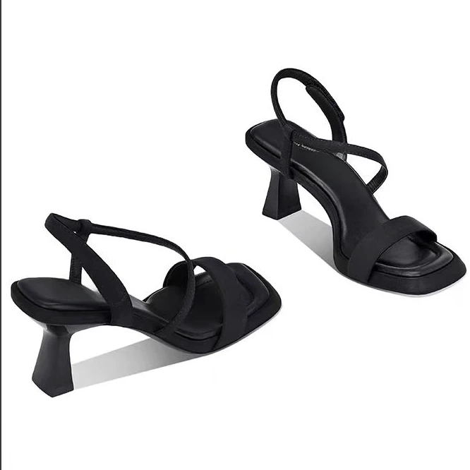 夏季女鞋软底不累脚显脚小方头通勤高跟一字凉鞋女时尚百搭粗跟