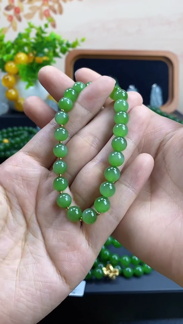 手串未镶嵌和田玉（碧玉）8mm冰底荧光带猫手串