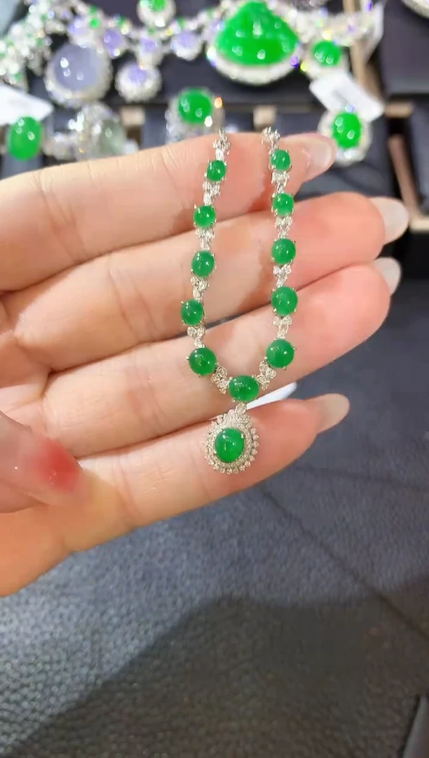 【闪购商品】翡翠套链18K金镶嵌W92 翡翠