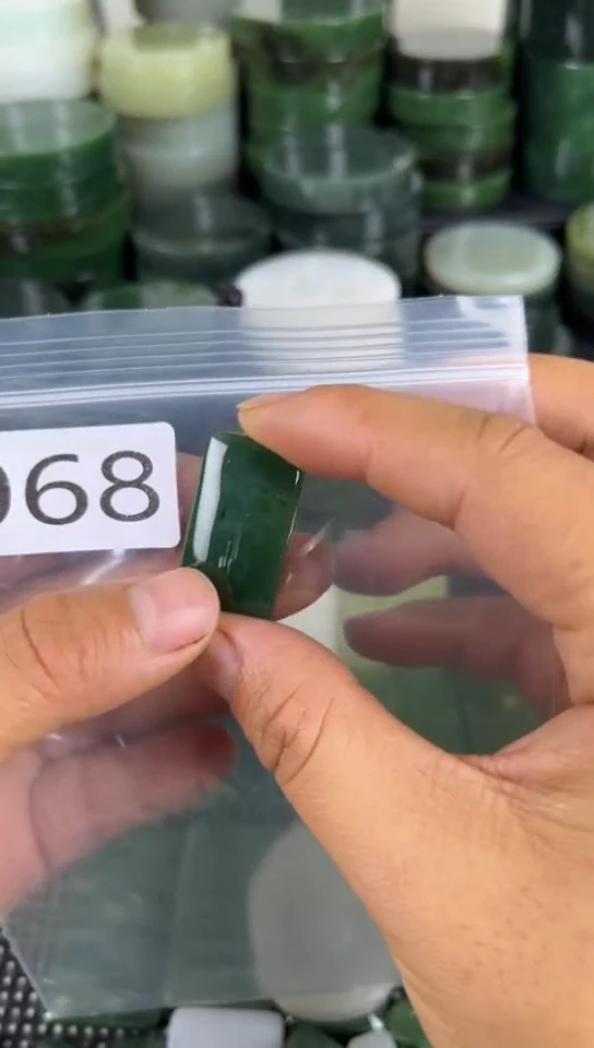 和田玉未镶嵌珠宝半成品牌子